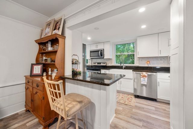 324 Sandwich St, Plymouth, MA 02360