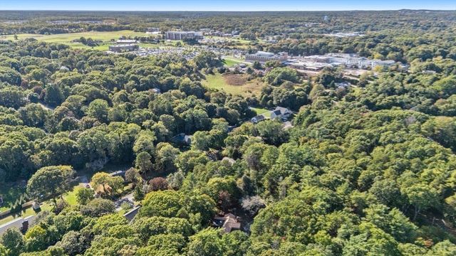 324 Sandwich St, Plymouth, MA 02360