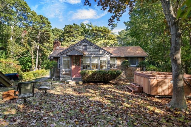 324 Sandwich St, Plymouth, MA 02360