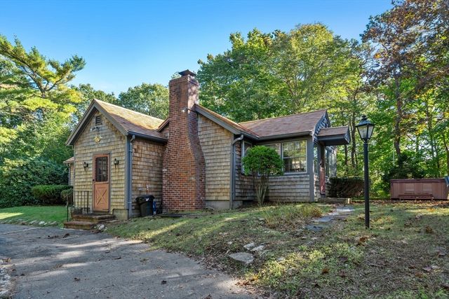 324 Sandwich St, Plymouth, MA 02360