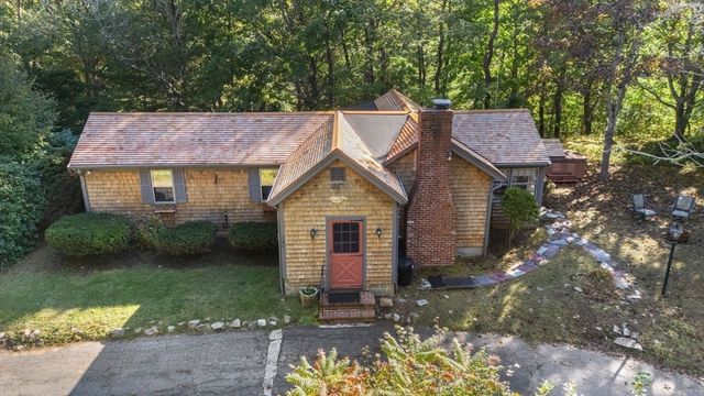 324 Sandwich St, Plymouth, MA 02360