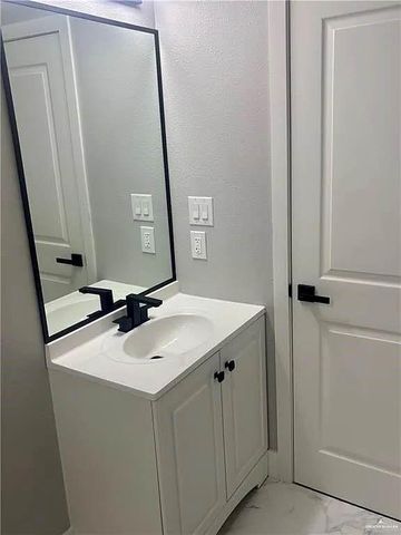 5910 Vanessa Drive E, Edinburg, TX 78542