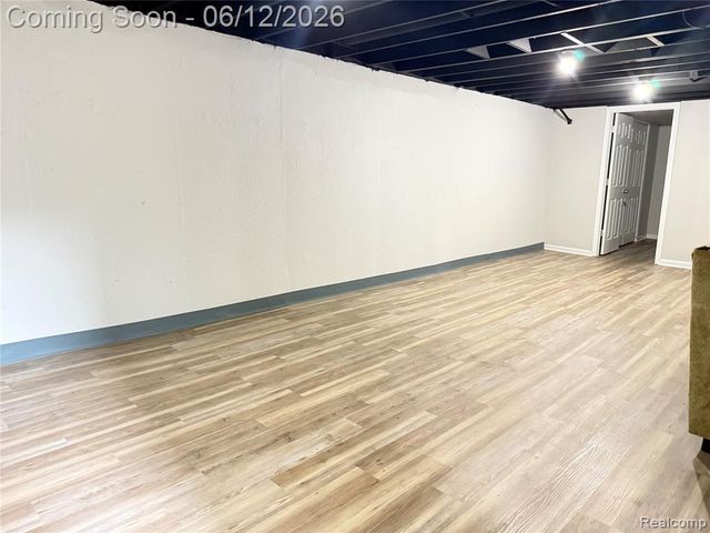 21736 Timberidge Street, Saint Clair Shores, MI 48082