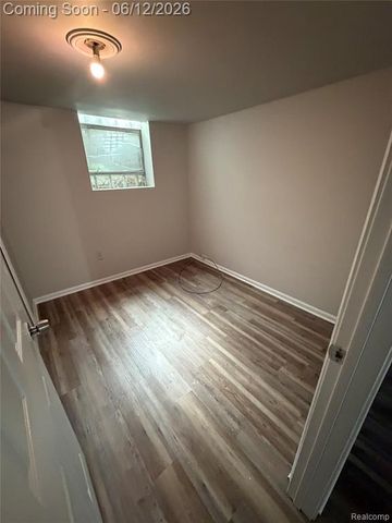 21736 Timberidge Street, Saint Clair Shores, MI 48082