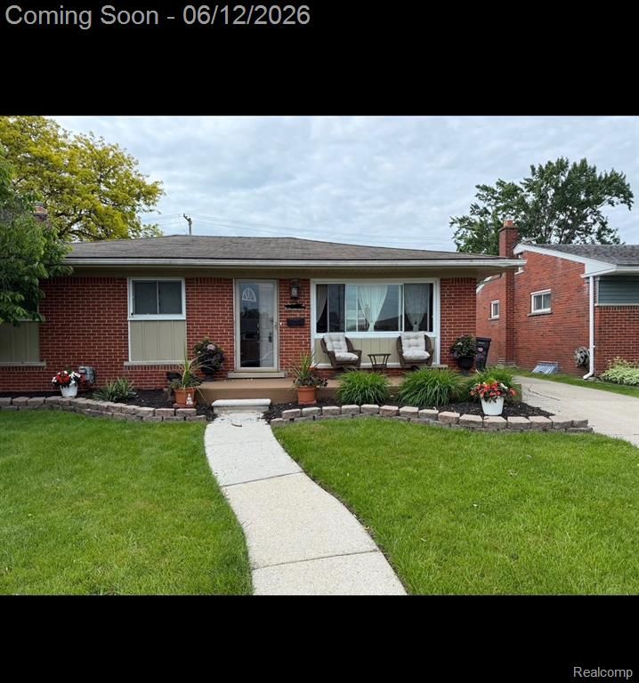 21736 Timberidge Street, Saint Clair Shores, MI 48082
