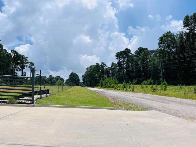 1151 S Anna Grace Road, Livingston, TX 77351