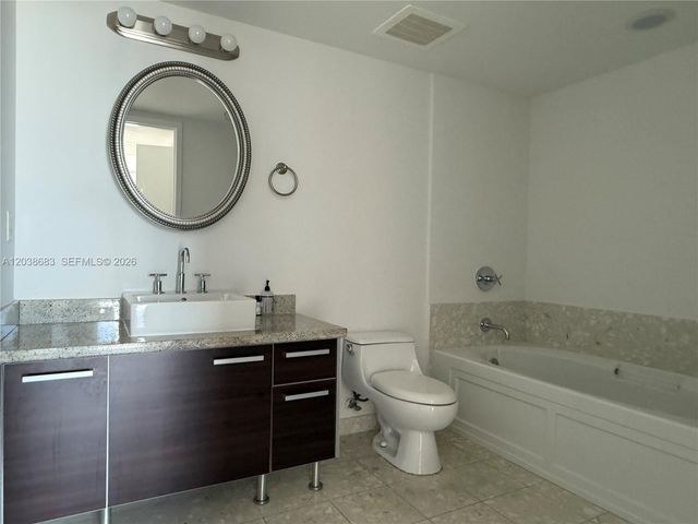 185 SW 7th St 3311, Miami, FL 33130
