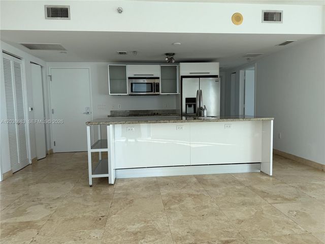 185 SW 7th St 3311, Miami, FL 33130