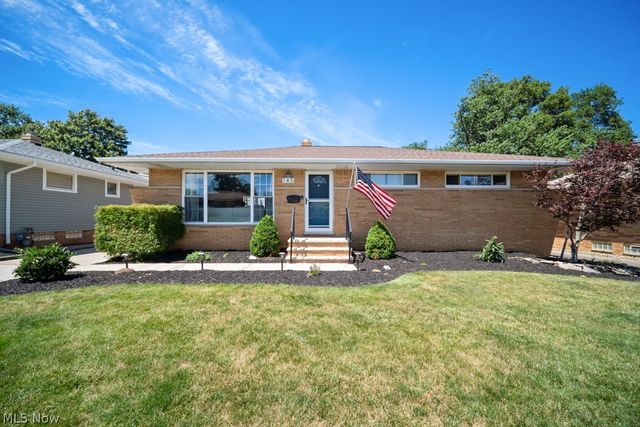 145 E Englewood Drive, Seven Hills, OH 44131