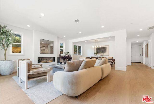 4328 Wilkinson Avenue, Studio City, CA 91604