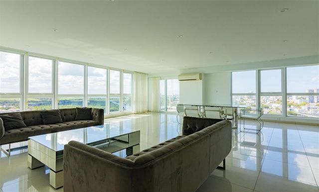 48 LUIS MUNOZ RIVERA AVENUE 2504, San Juan, PR 00918