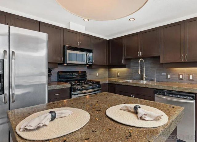 1240 India St 1605, San Diego, CA 92101