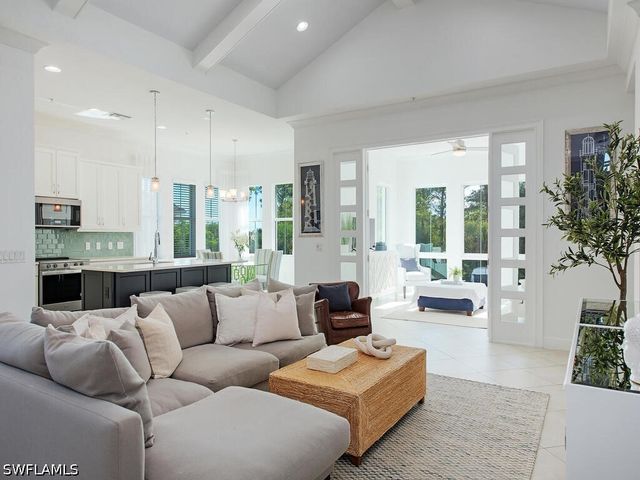 6544 DOMINICA DR 202, Naples, FL 34113