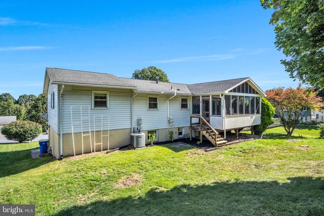 4721 LAWNTARA ST, Harrisburg, PA 17111
