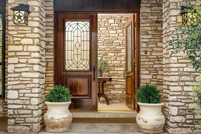 9606 Meadow Rue, Garden Ridge, TX 78266