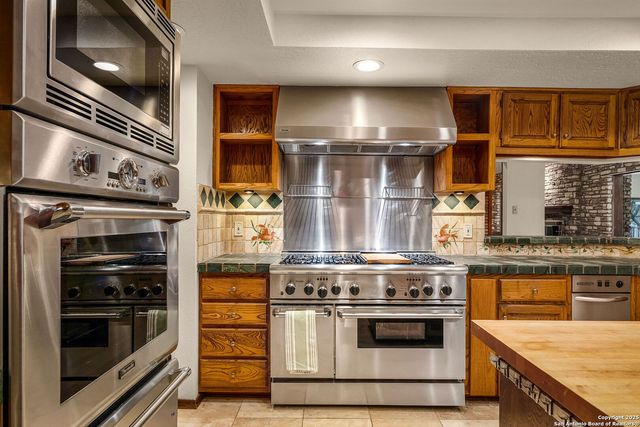 9606 Meadow Rue, Garden Ridge, TX 78266