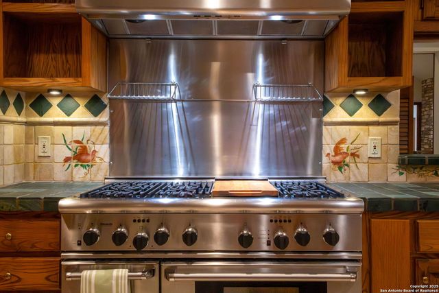 9606 Meadow Rue, Garden Ridge, TX 78266