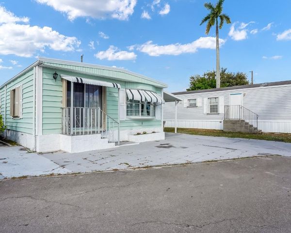 8517 SW 16th Place, Davie, FL 33324