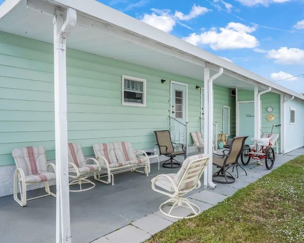 8517 SW 16th Place, Davie, FL 33324