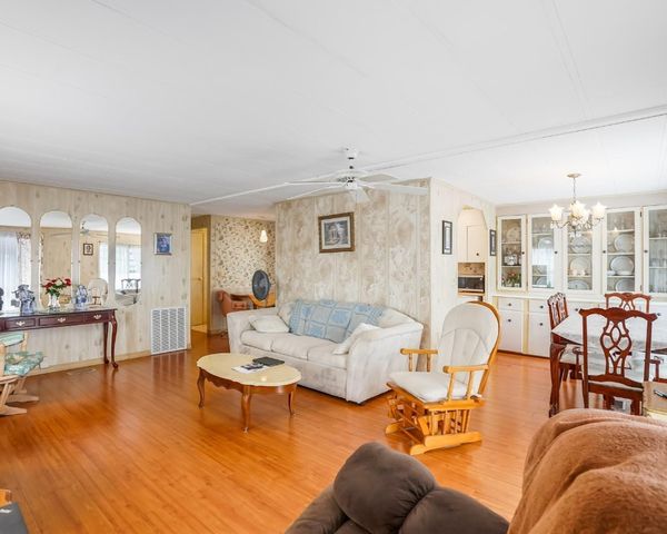 8517 SW 16th Place, Davie, FL 33324