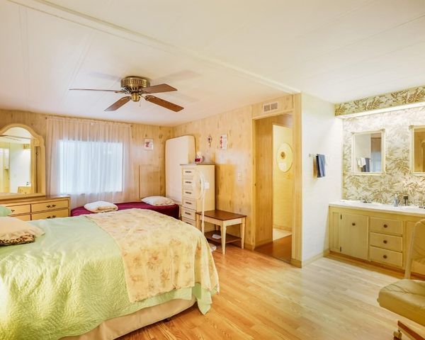 8517 SW 16th Place, Davie, FL 33324