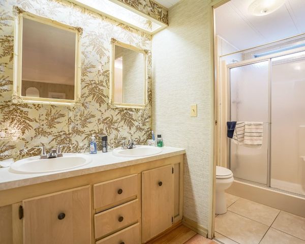 8517 SW 16th Place, Davie, FL 33324