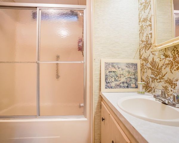 8517 SW 16th Place, Davie, FL 33324