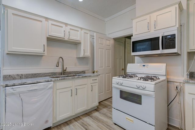 611 Cecil Ave, Louisville, KY 40211