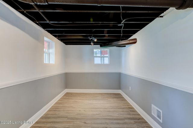 611 Cecil Ave, Louisville, KY 40211