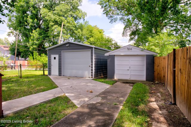 611 Cecil Ave, Louisville, KY 40211