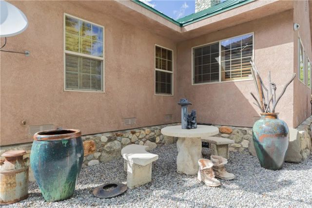 1870 Oak Springs Valley Road, Wrightwood, CA 92397