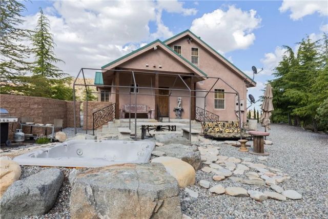 1870 Oak Springs Valley Road, Wrightwood, CA 92397