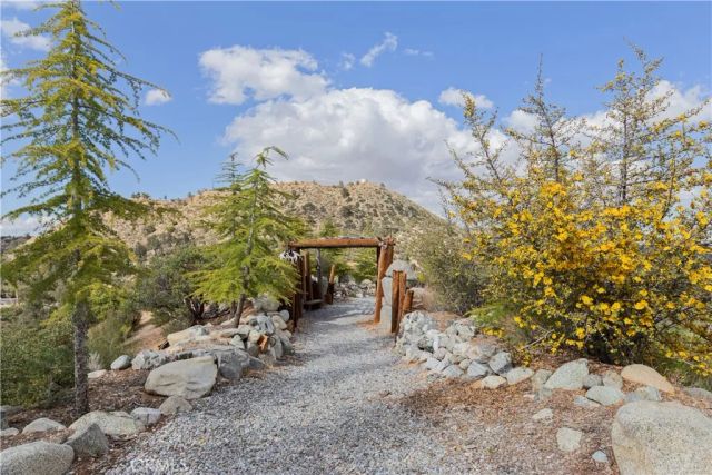 1870 Oak Springs Valley Road, Wrightwood, CA 92397