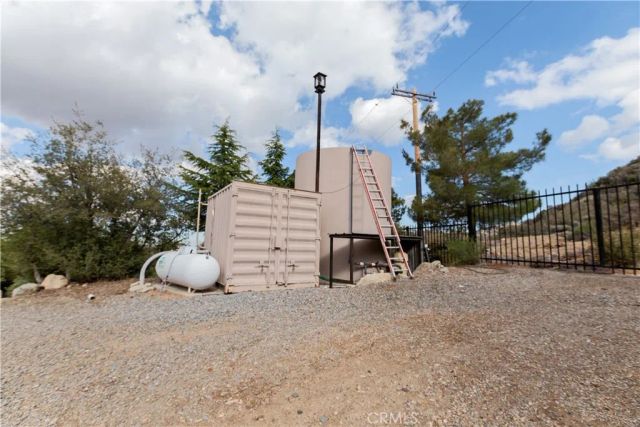 1870 Oak Springs Valley Road, Wrightwood, CA 92397