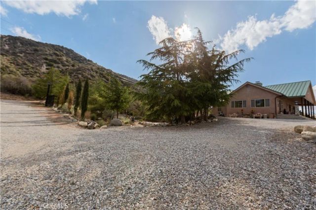 1870 Oak Springs Valley Road, Wrightwood, CA 92397