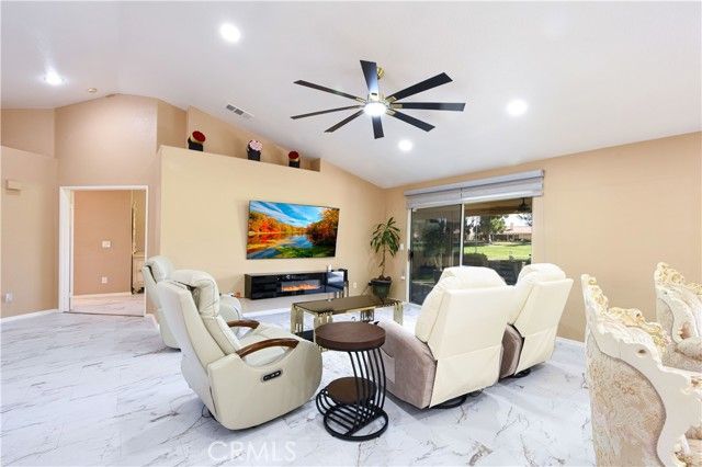 2591 Peach Tree, Hemet, CA 92545