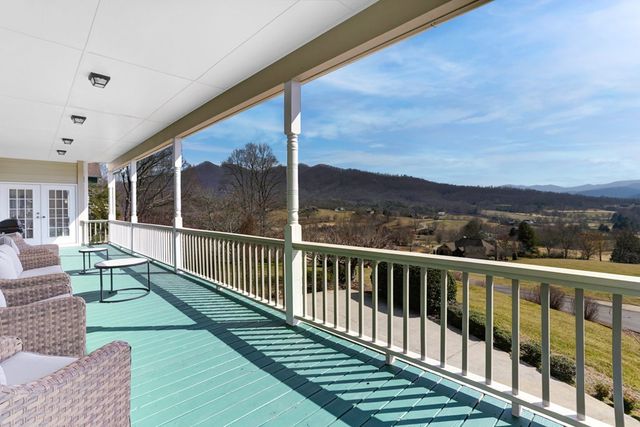 18 Foxfire Court, Hayesville, NC 28904