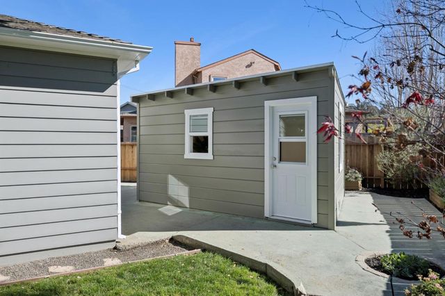 240 Briar Lane, San Mateo, CA 94403