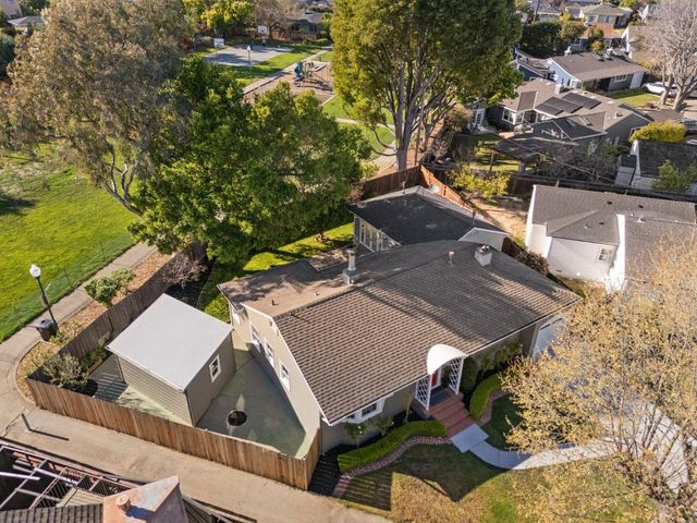 240 Briar Lane, San Mateo, CA 94403