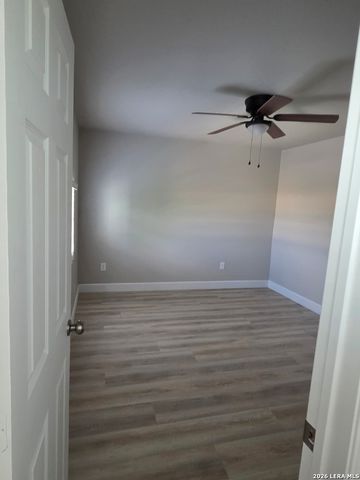 807 Kendalia, San Antonio, TX 78221
