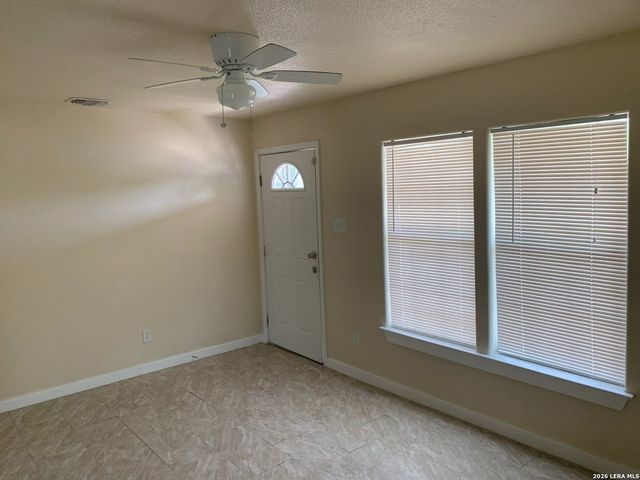 807 Kendalia, San Antonio, TX 78221
