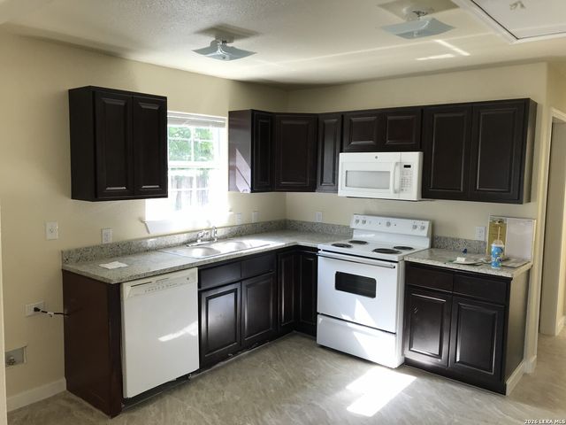807 Kendalia, San Antonio, TX 78221