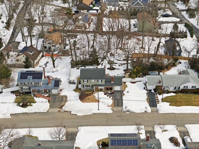 17 Soundway Drive, Rocky Point, NY 11778