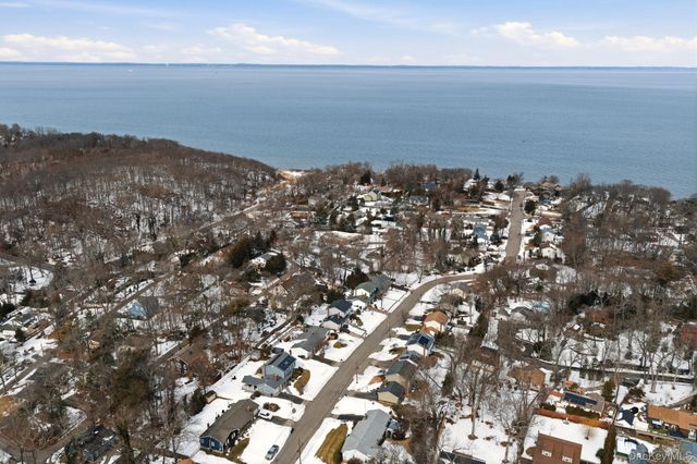 17 Soundway Drive, Rocky Point, NY 11778