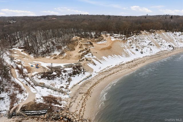 17 Soundway Drive, Rocky Point, NY 11778