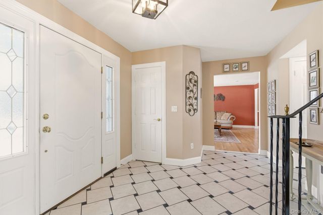 17 Soundway Drive, Rocky Point, NY 11778