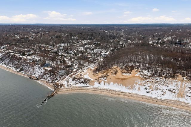 17 Soundway Drive, Rocky Point, NY 11778