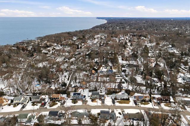 17 Soundway Drive, Rocky Point, NY 11778