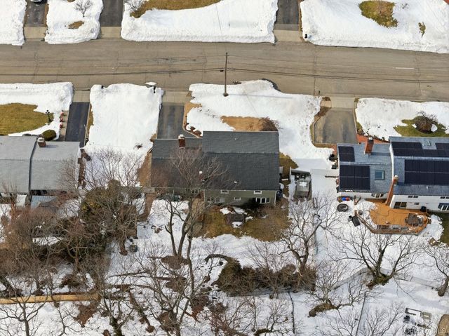 17 Soundway Drive, Rocky Point, NY 11778