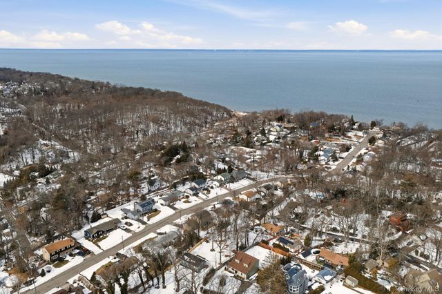 17 Soundway Drive, Rocky Point, NY 11778